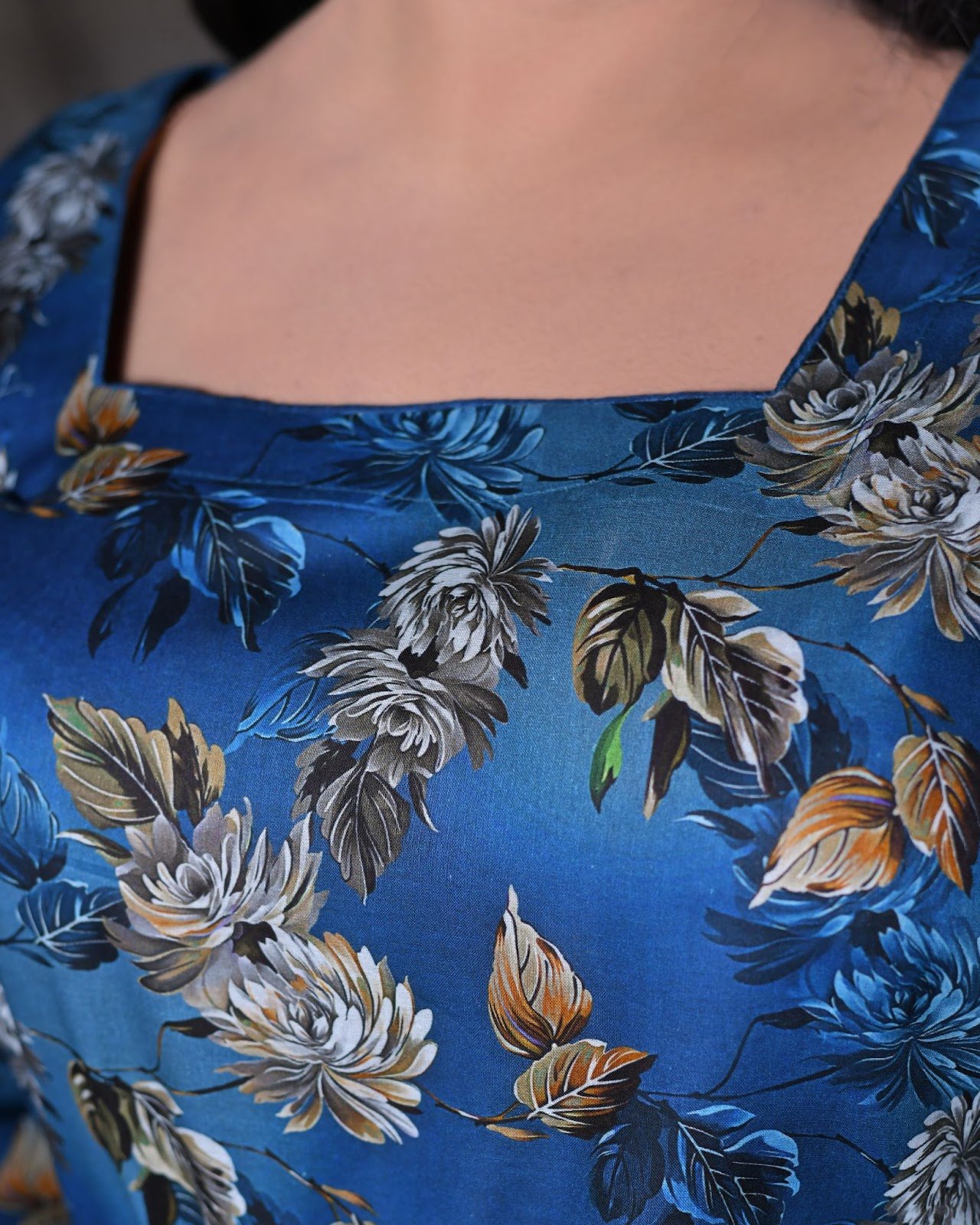 Blue Floral Print Everyday Farshi Shalwar Suit - Image 3