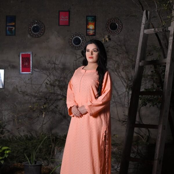 Scallop Edge Peach Chikankari Capri Suit